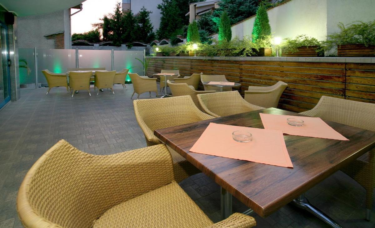 Riverside Family Hotel Yambol Restaurant photo